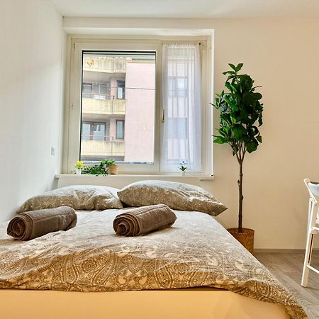 Stylish Schonbrunn Apartments With Free Parking Wien Eksteriør billede